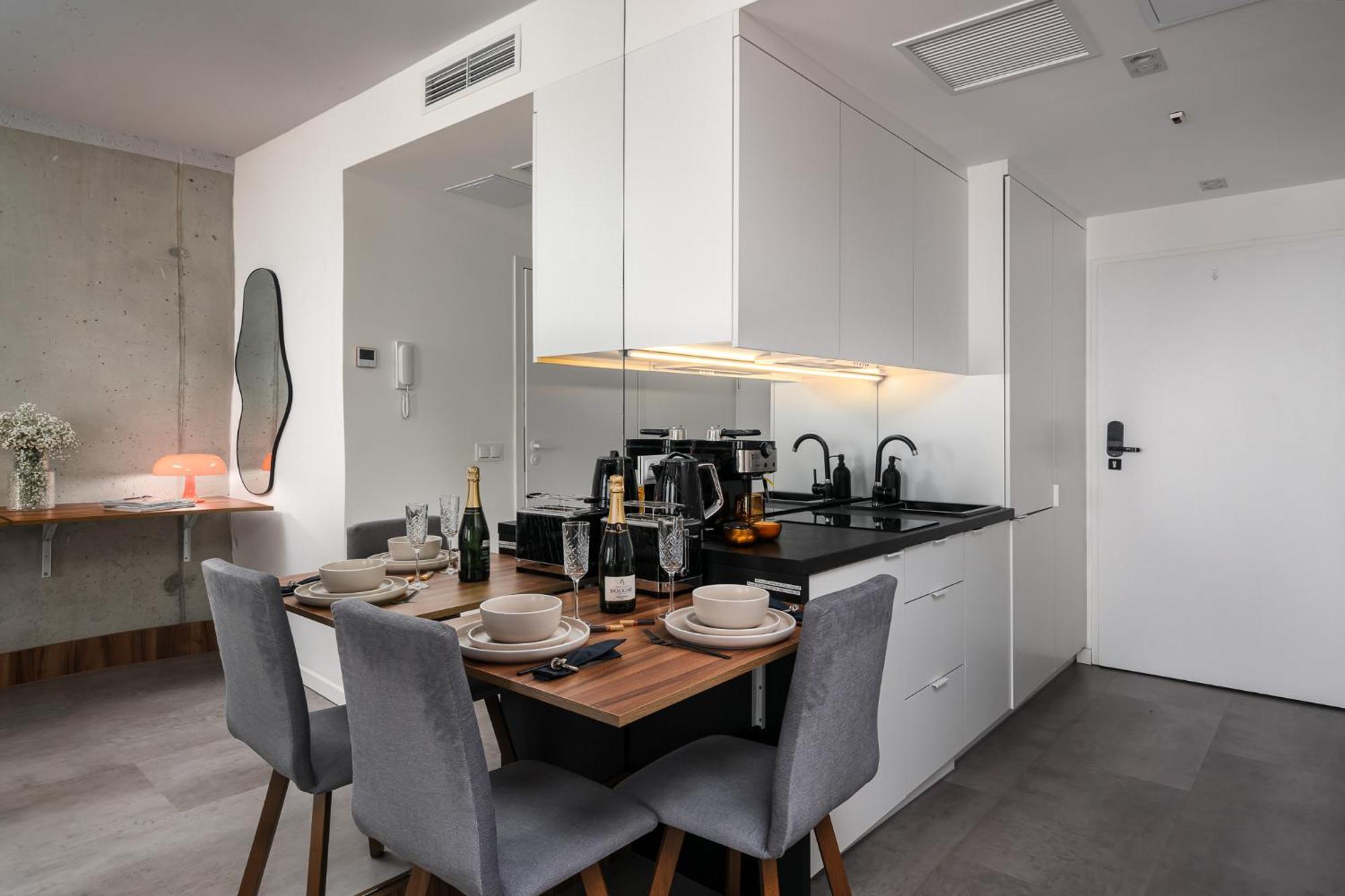 Apartments Wroc'Love By Me &301 Legnicka & Self Check-In 24H & Lift & Air Conditioning Вроцлав Экстерьер фото