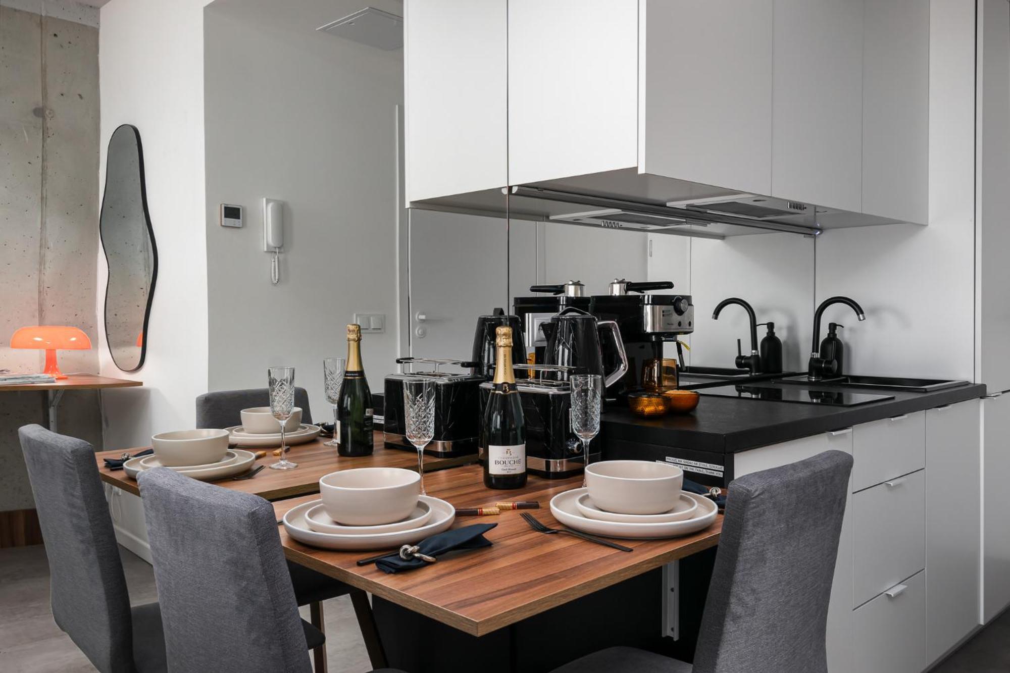 Apartments Wroc'Love By Me &301 Legnicka & Self Check-In 24H & Lift & Air Conditioning Вроцлав Экстерьер фото